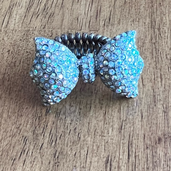 Vintage Sparkly Bowtie Ring - Picture 5 of 7